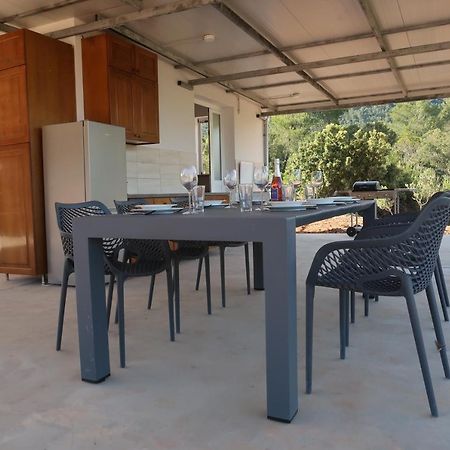 Čara Robinson Olive Tree Huts 빌라 외부 사진