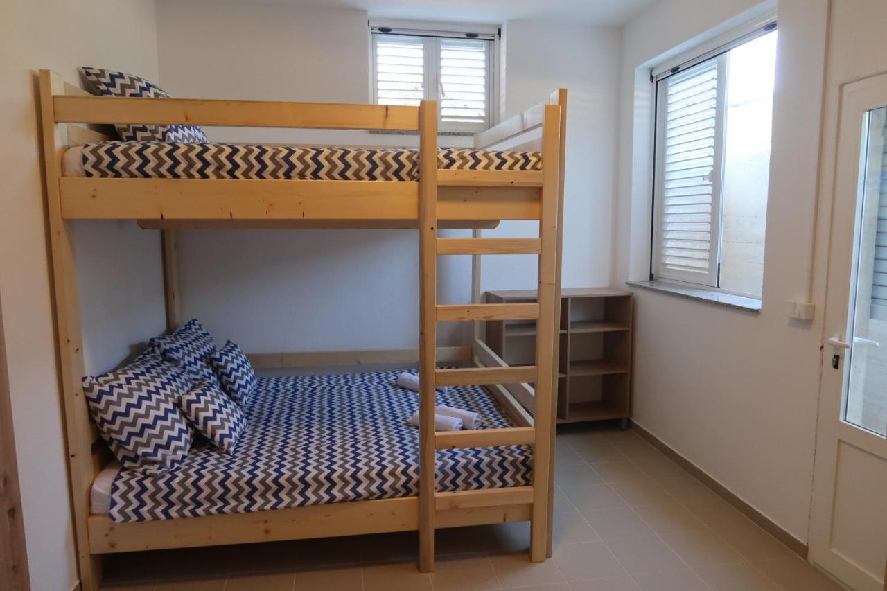 Čara Robinson Olive Tree Huts 빌라 외부 사진