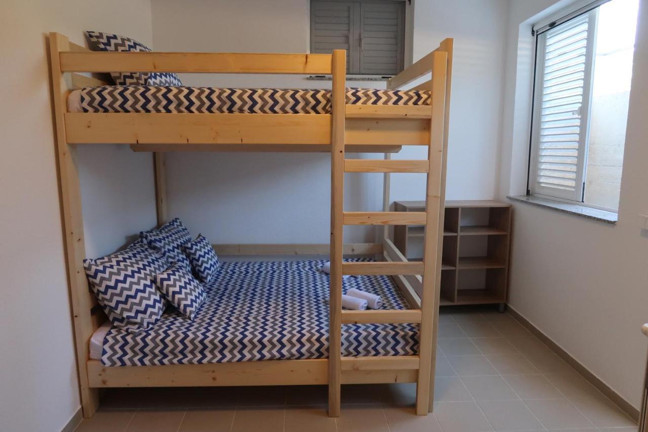 Čara Robinson Olive Tree Huts 빌라 외부 사진