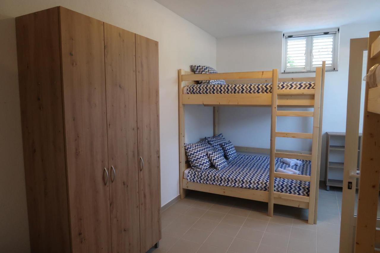 Čara Robinson Olive Tree Huts 빌라 외부 사진
