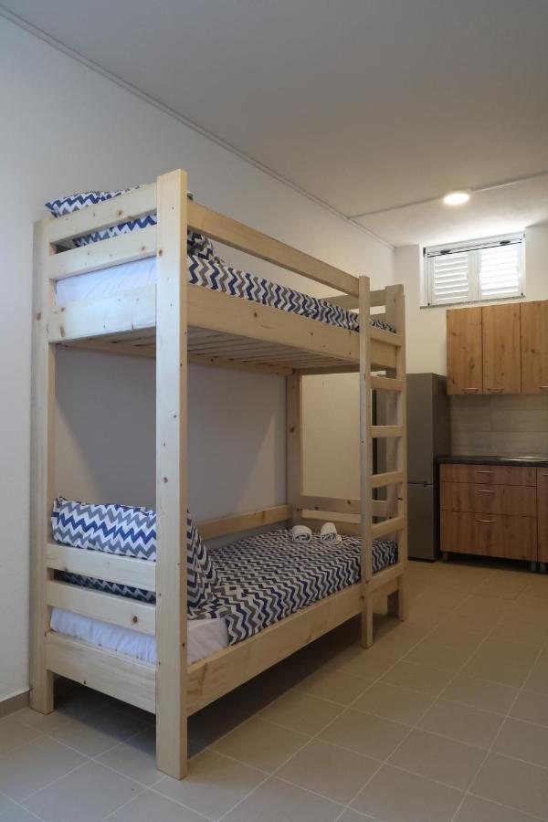 Čara Robinson Olive Tree Huts 빌라 외부 사진