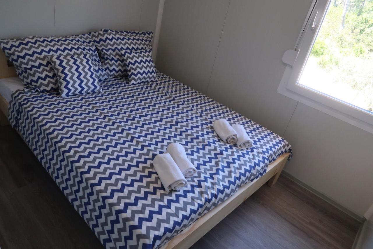 Čara Robinson Olive Tree Huts 빌라 외부 사진