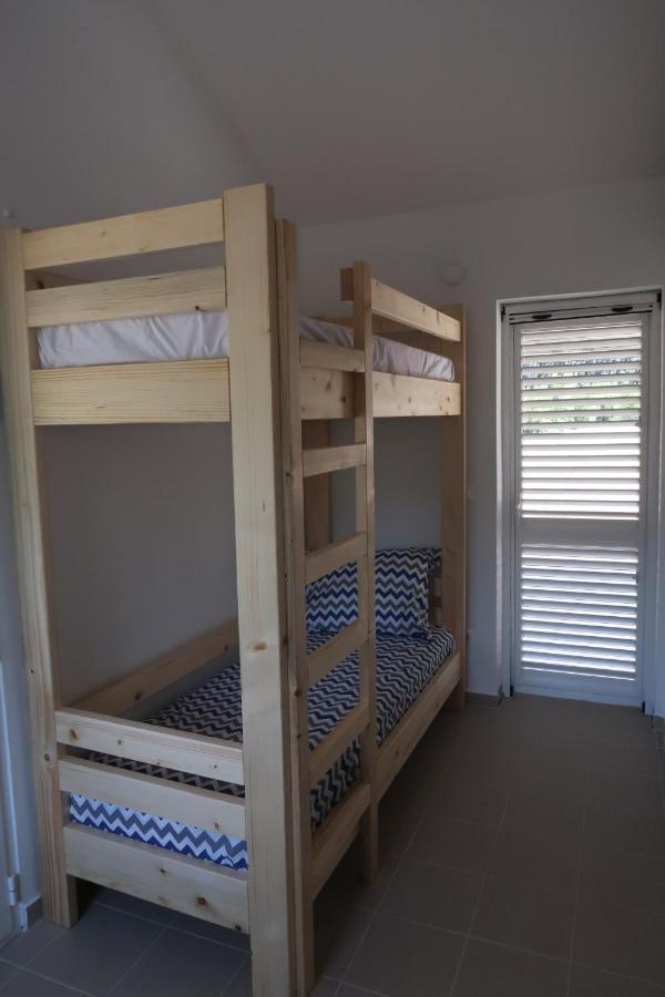 Čara Robinson Olive Tree Huts 빌라 외부 사진